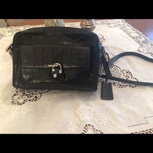 Black shoulder/crossbody purse